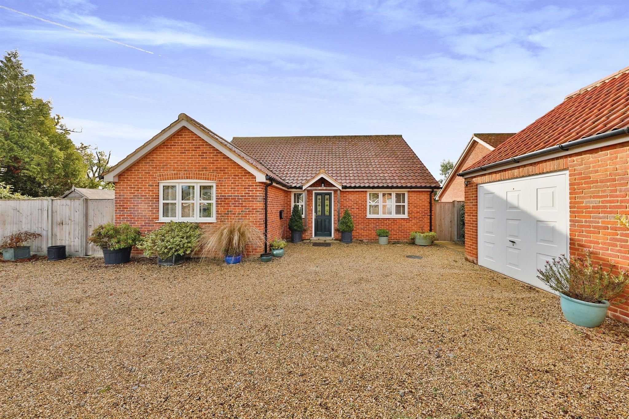 3 bed detached bungalow for sale in Dereham Road, Mattishall, Dereham