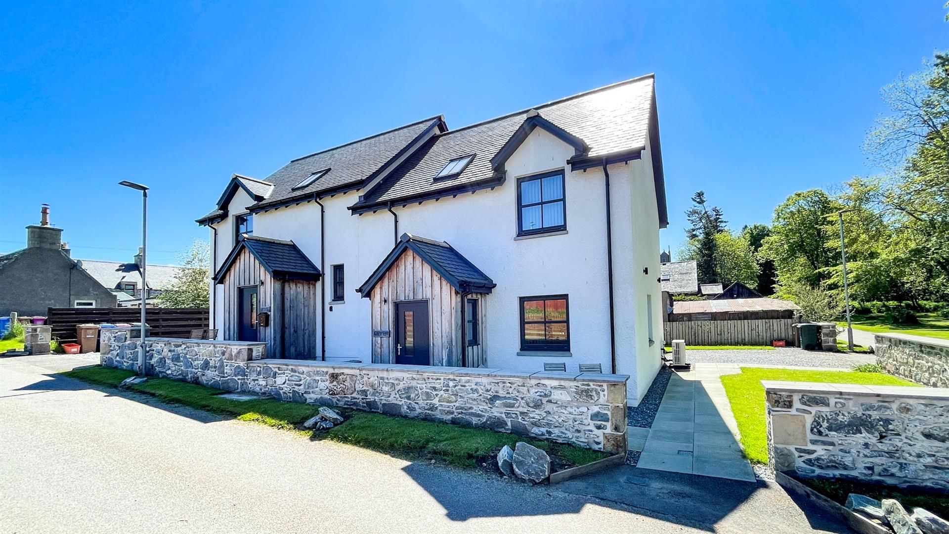 3 bed semidetached house for sale in Birnies Lane, Tomintoul