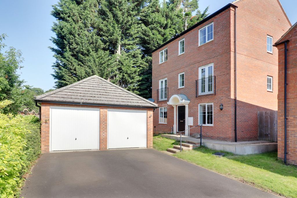 Bramble Close Northampton NN3  