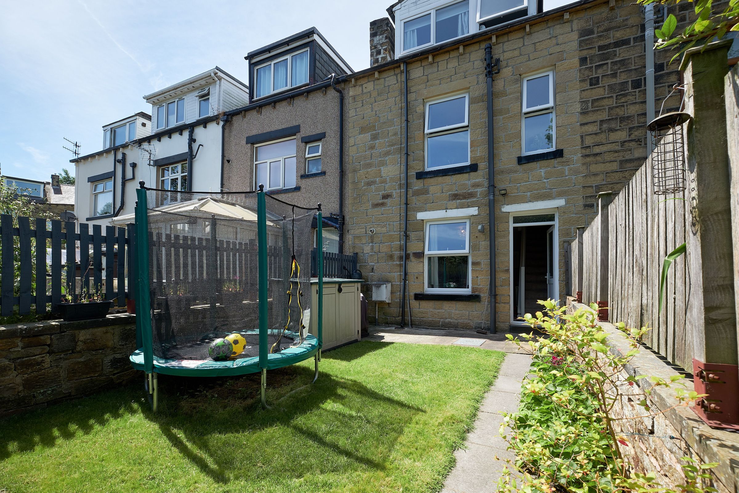 4 bed terraced house for sale in Eelholme View Street, Keighley, West