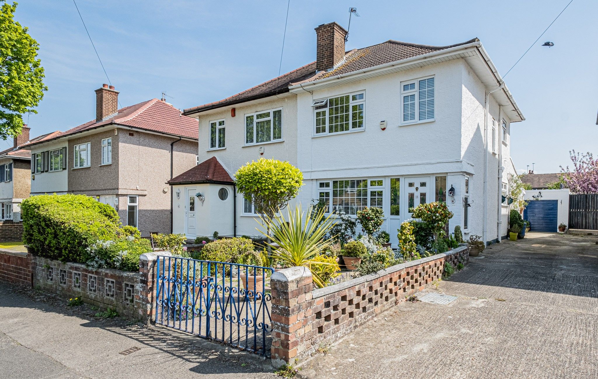 3 bed semidetached house for sale in Raynton Drive, Hayes UB4 Zoopla