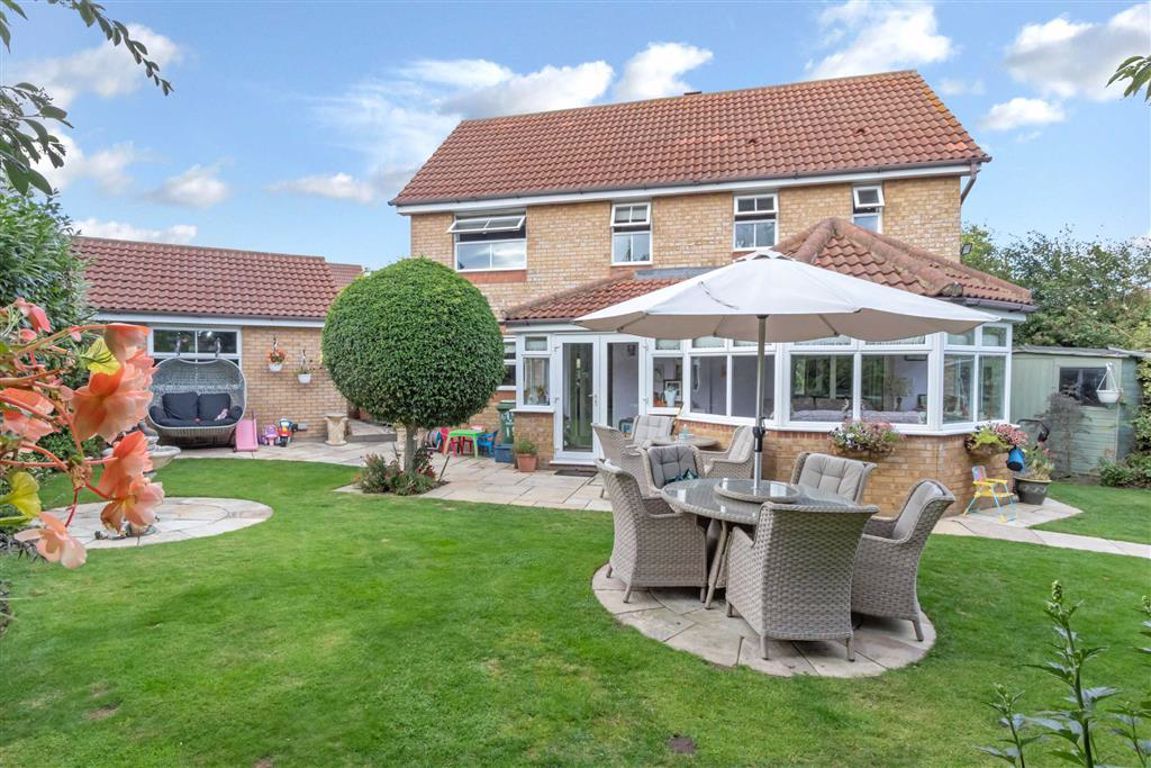 4 bed detached house for sale in Chicksands Avenue, Monkston, Milton