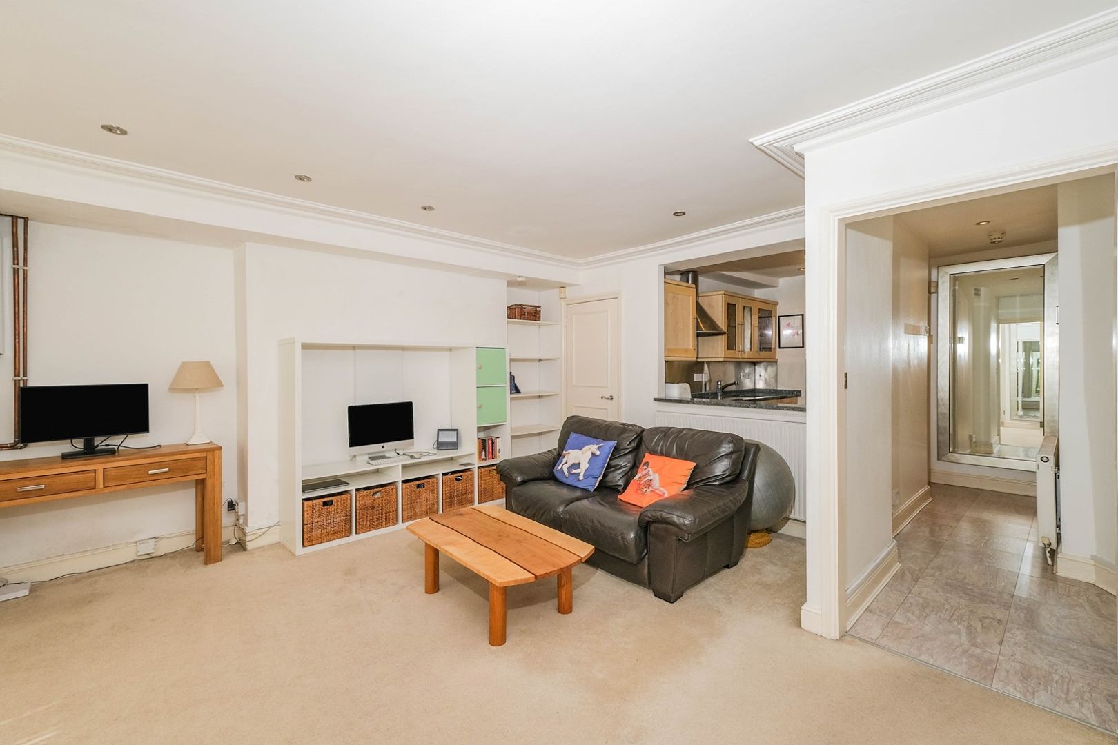 122 Gloucester Terrace, London W2