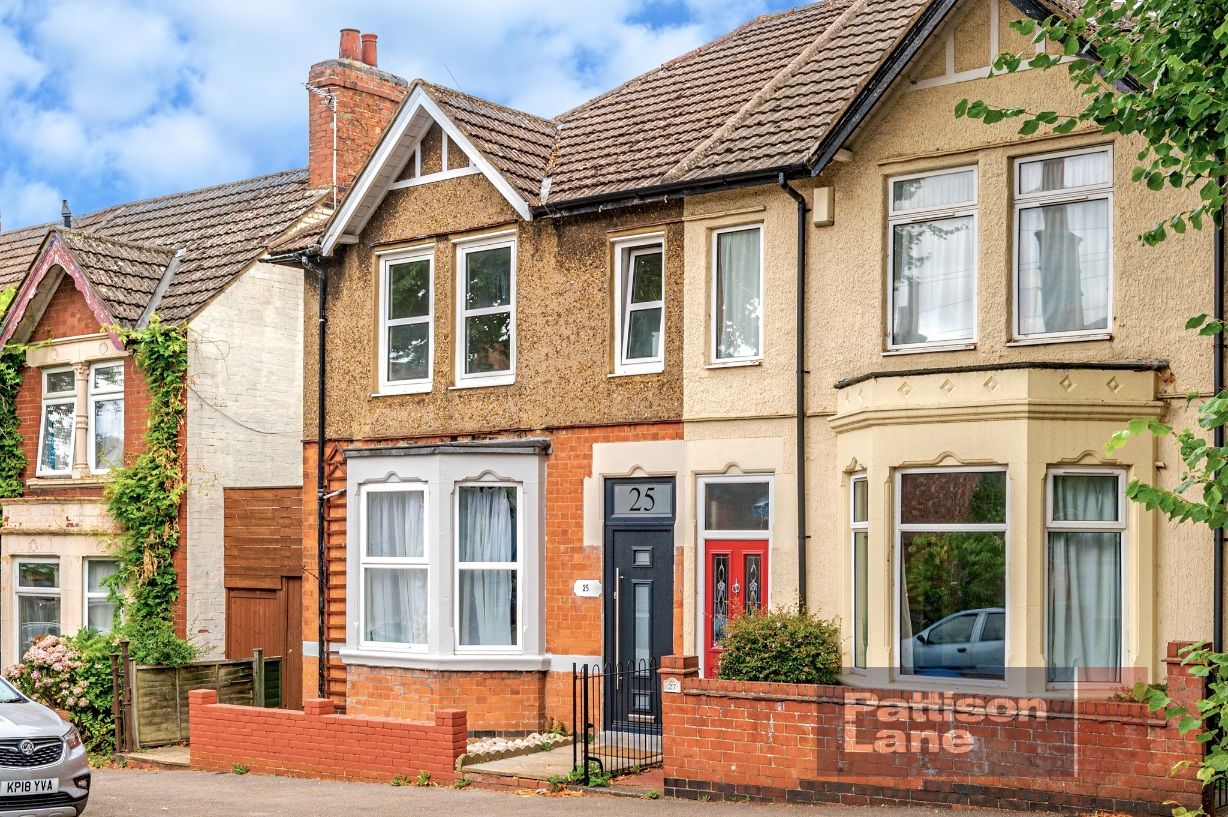 3 bed semidetached house for sale in Kingsley Avenue, Kettering NN16