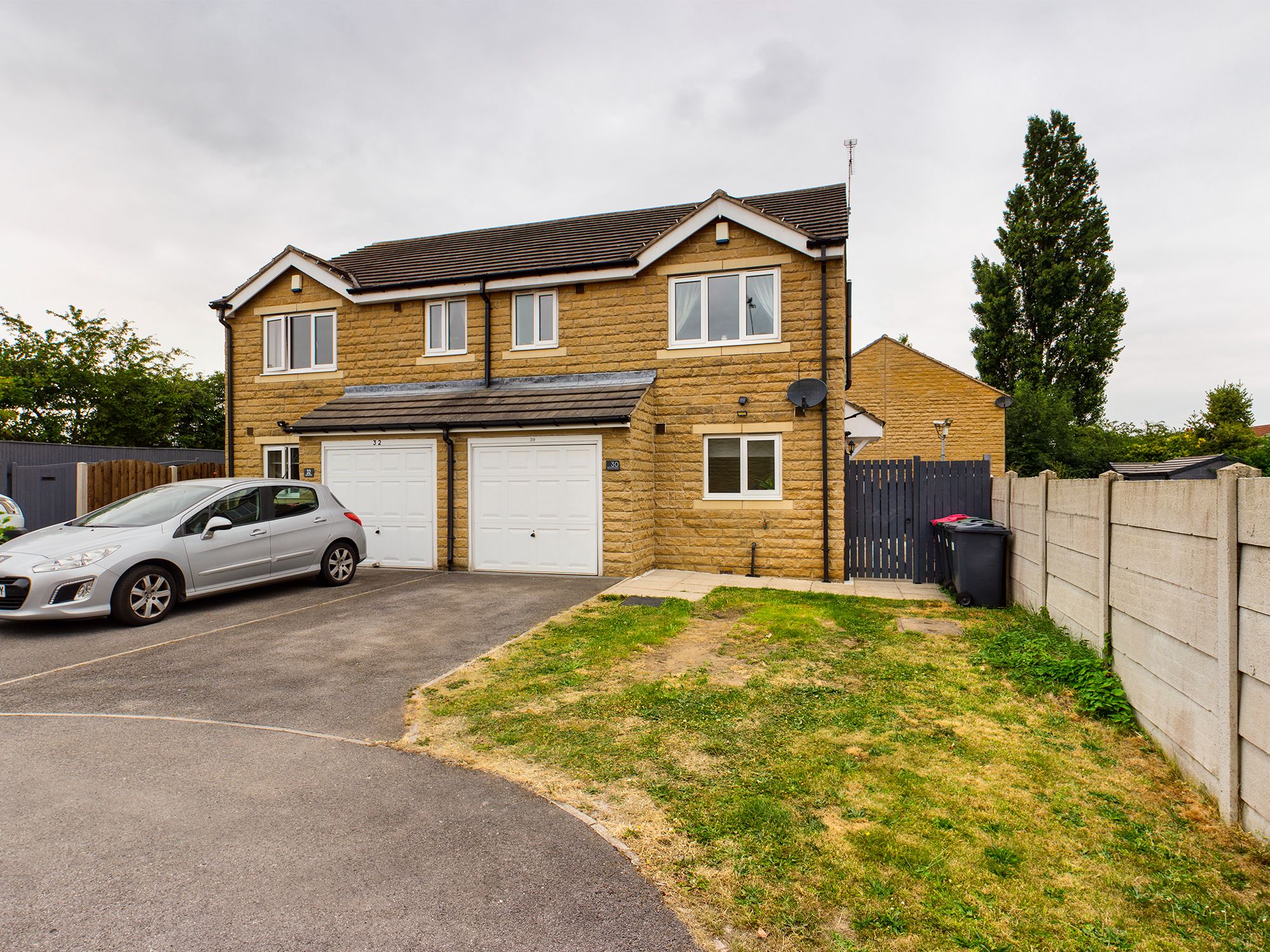 3 bed semidetached house for sale in Waverley Avenue, Thurcroft, Rotherham S66 Zoopla