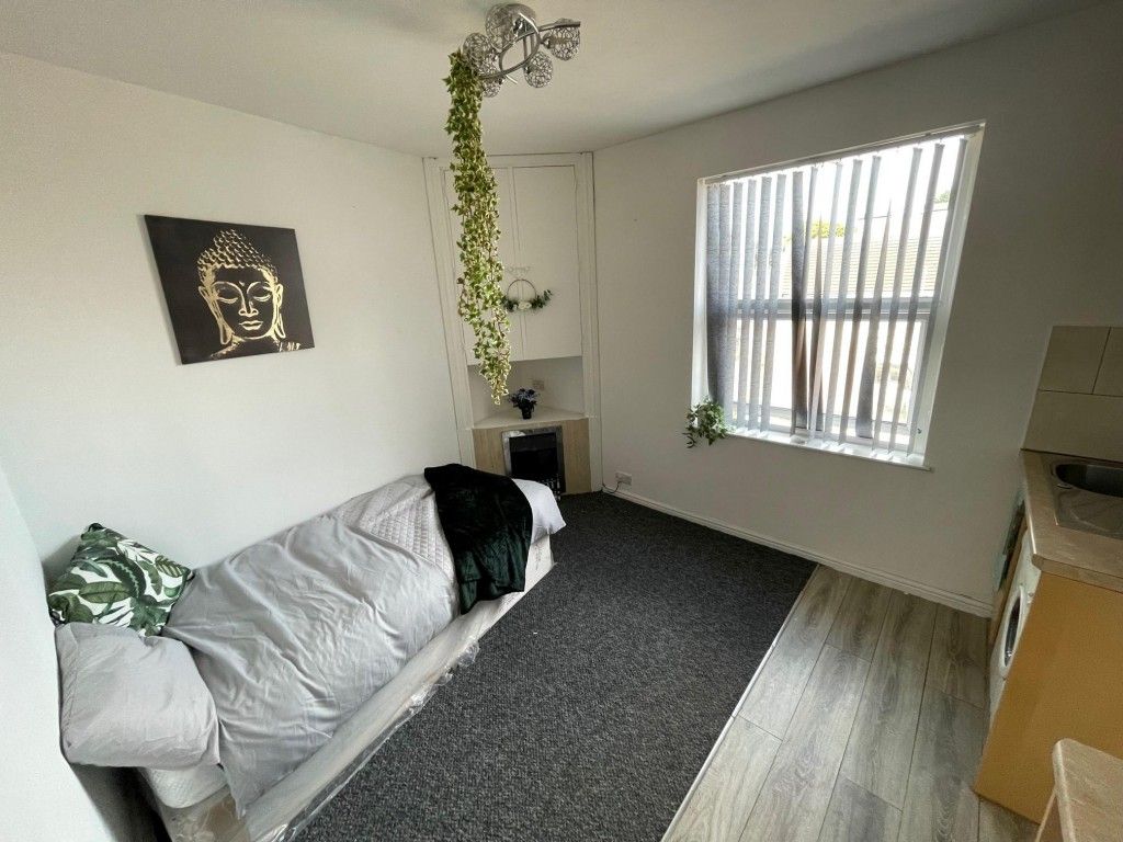 Studio to rent in Mafeking Mount, Beeston, Leeds LS11 Zoopla