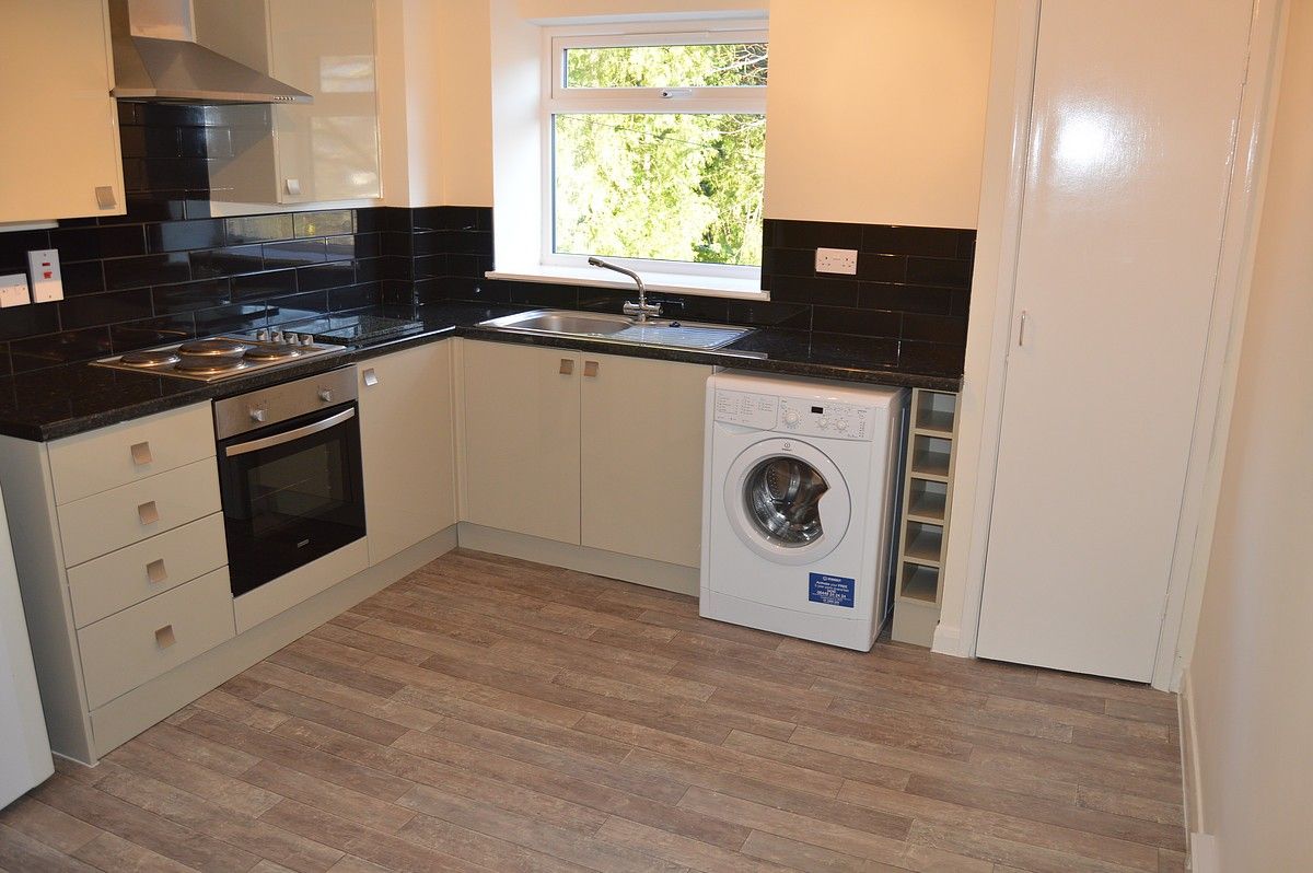 2 bed flat to rent in London Road East, Batheaston, Bath BA1 Zoopla