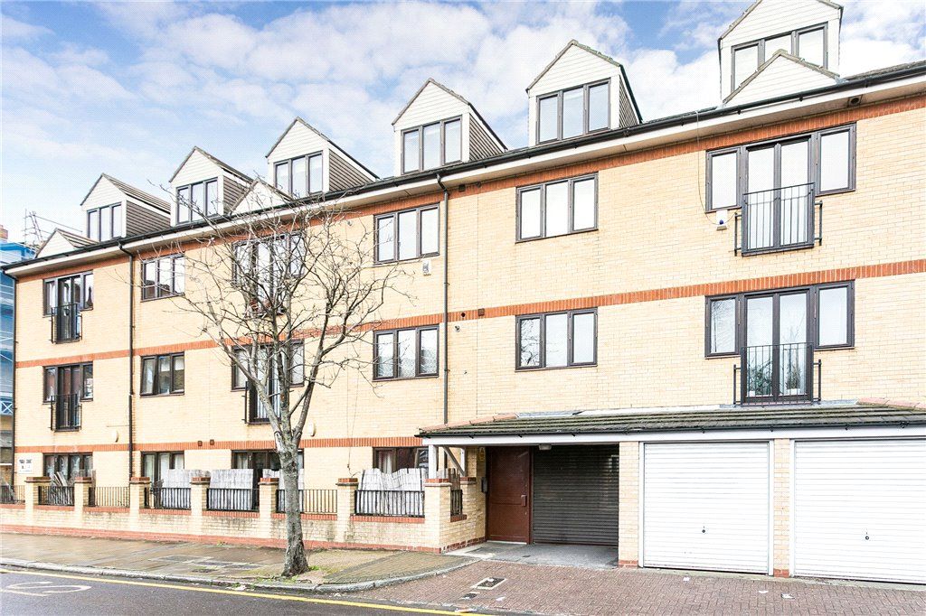 2 bed flat for sale in Sceptre Road, Bethnal Green, London E2 Zoopla