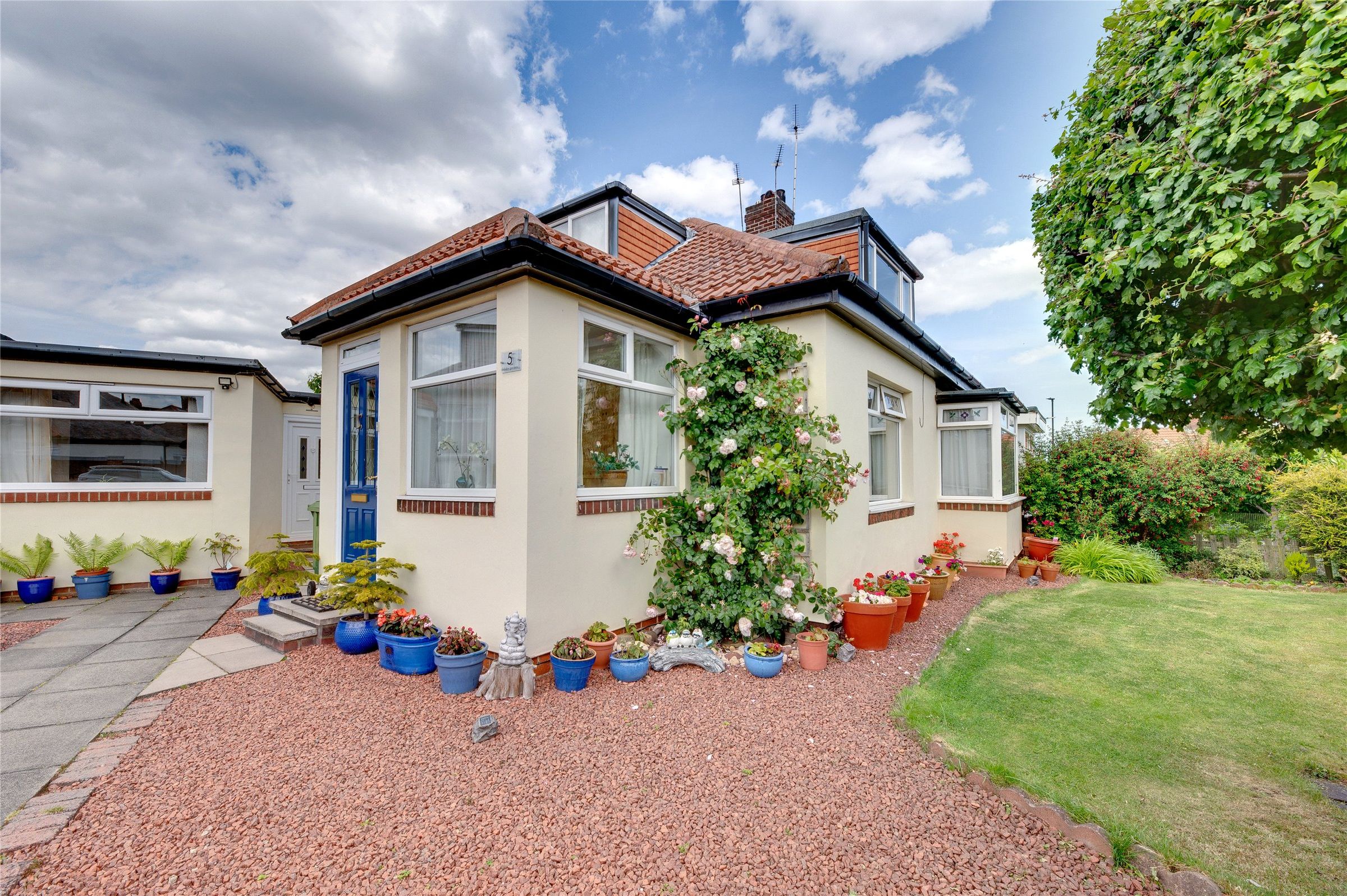 5 bed bungalow for sale in Debdon Gardens, Heaton, Newcastle Upon Tyne