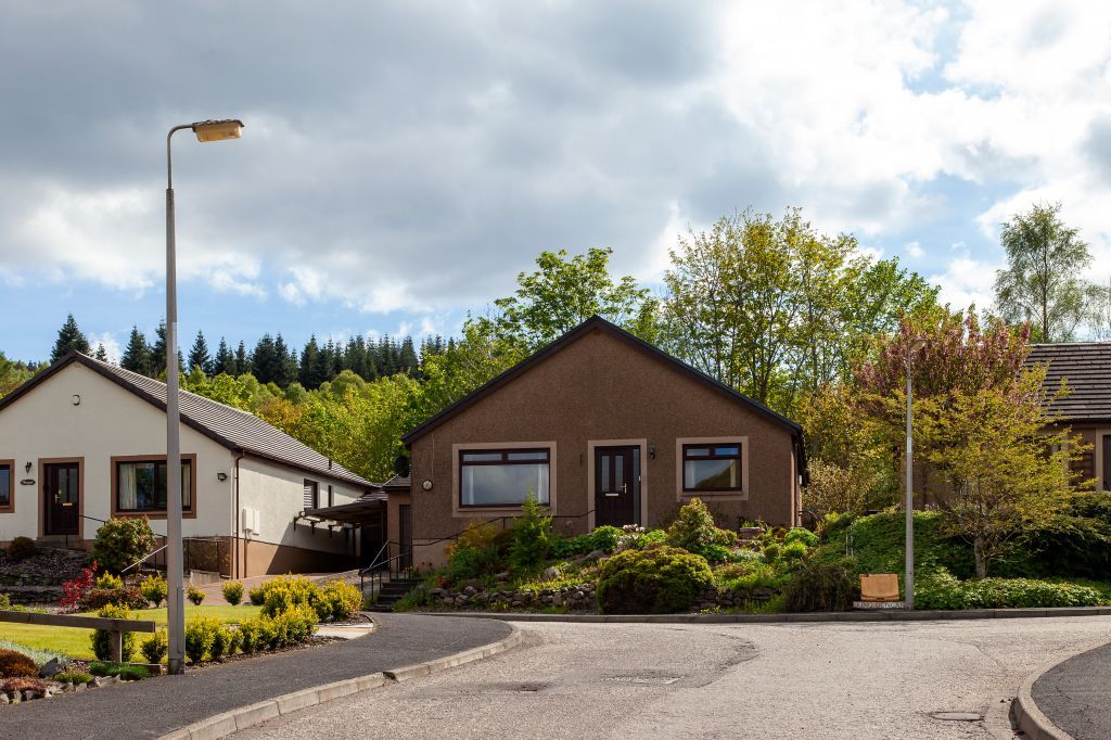 3 bed detached bungalow for sale in Telford Gardens, Birnam, Dunkeld