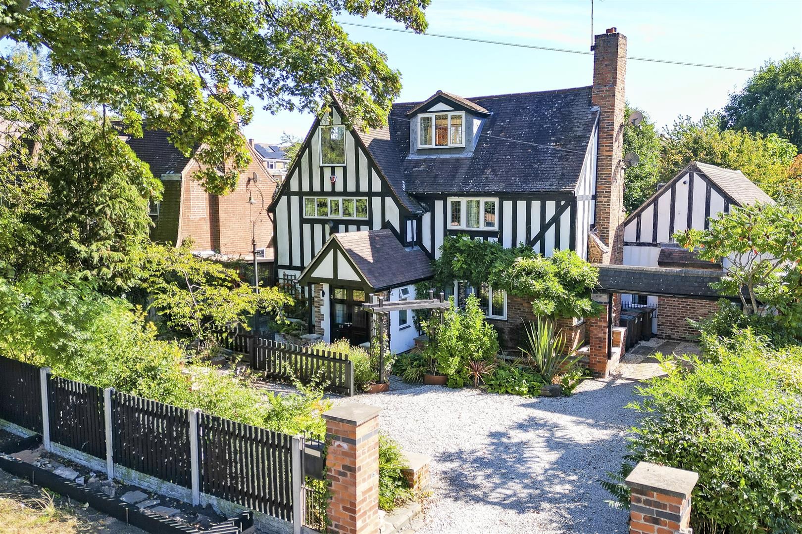 4 bed detached house for sale in Mansfield Road, Redhill