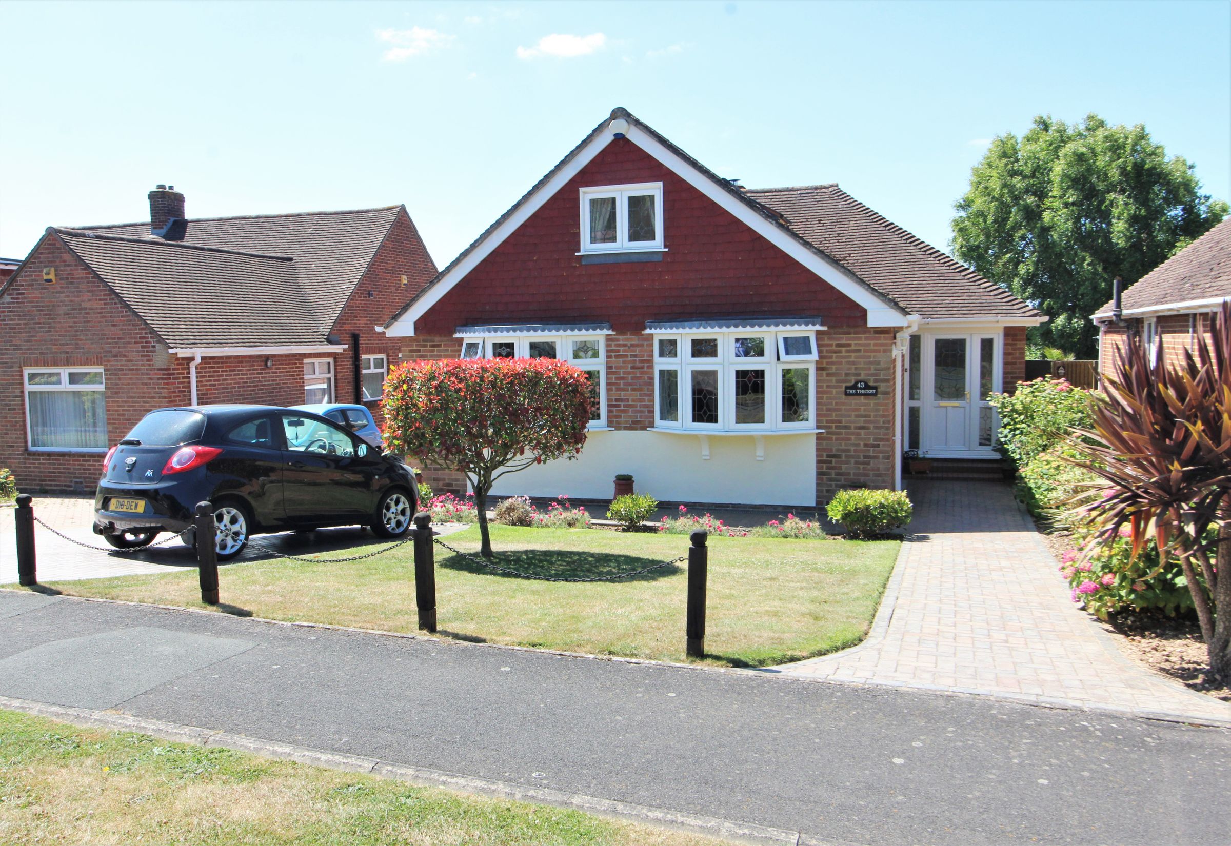 3 bed detached bungalow for sale in The Thicket, Portchester, Fareham