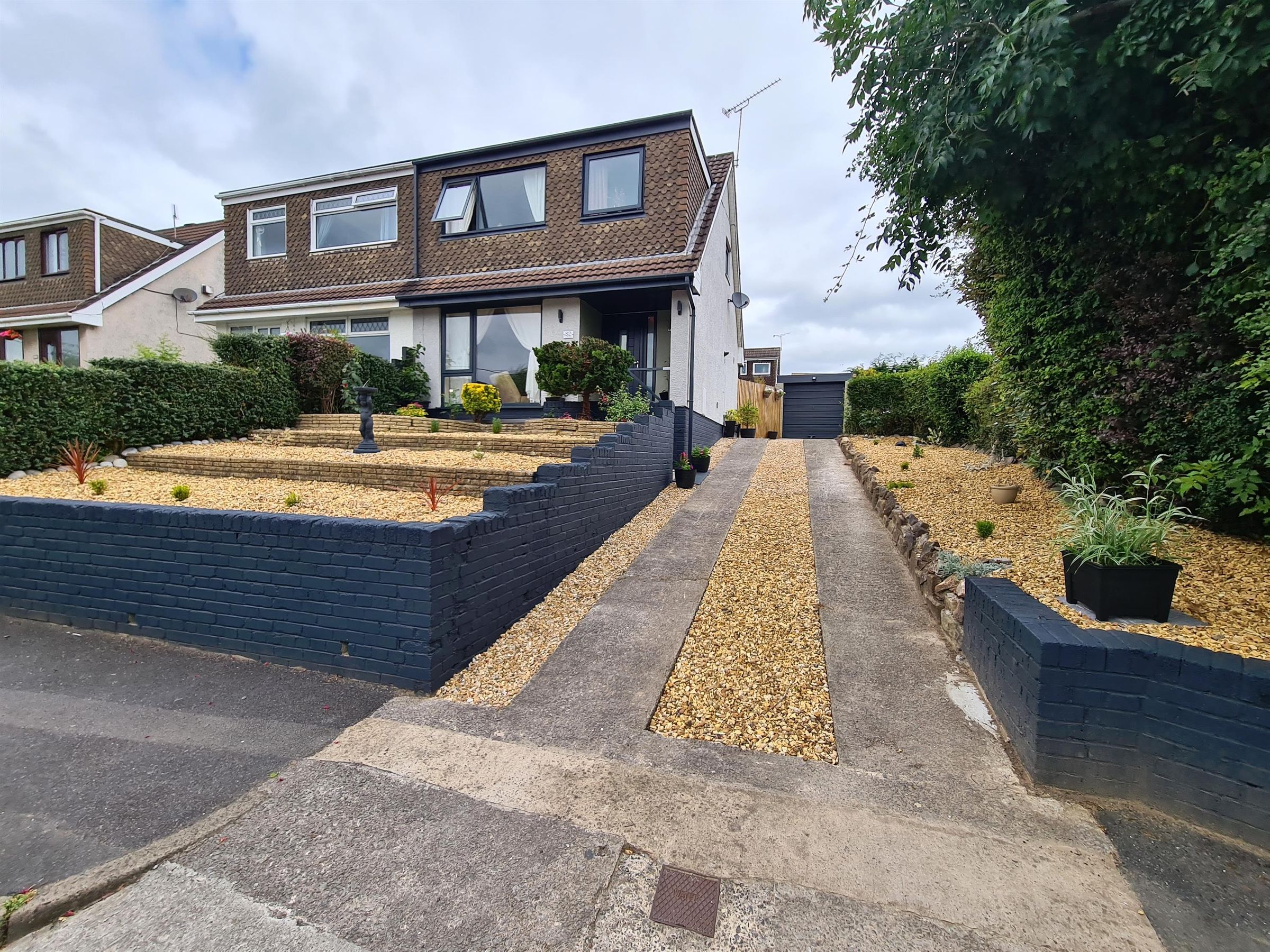 3 bed semidetached house for sale in Hendre Road, Pencoed, Bridgend