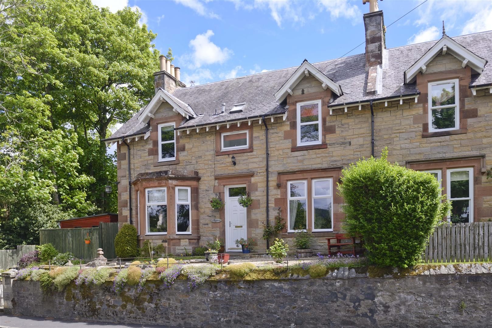 4 bed semidetached house for sale in Oakhurst, Ettrick Terrace