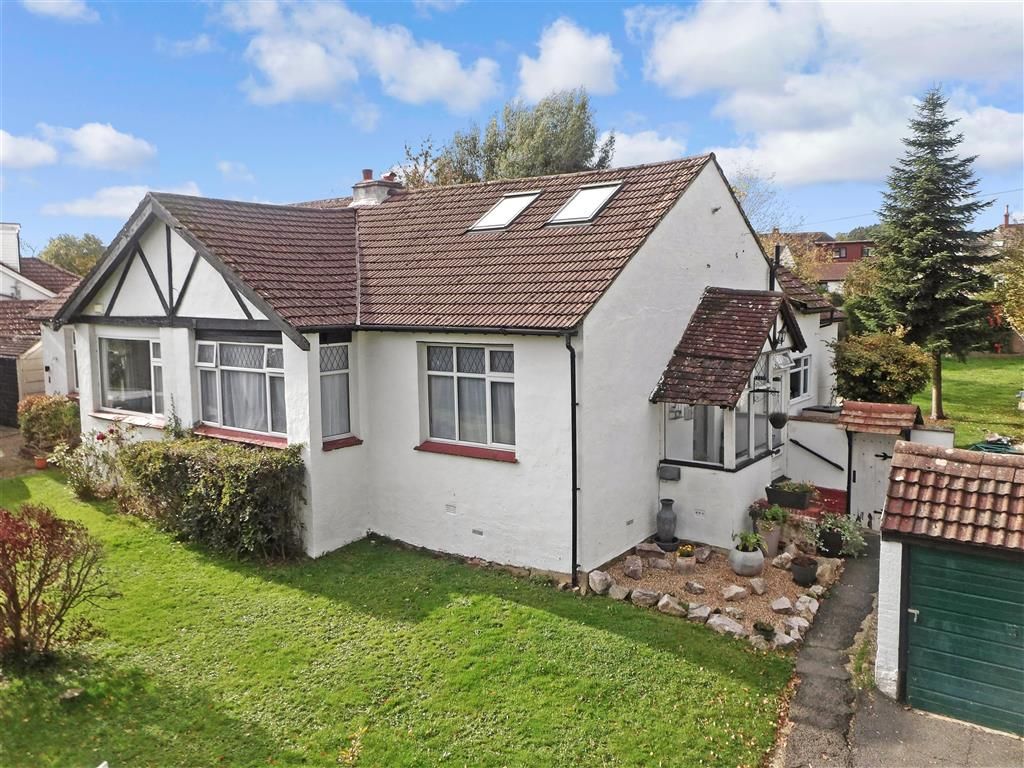 4 bed semidetached bungalow for sale in Highfields Road, Edenbridge