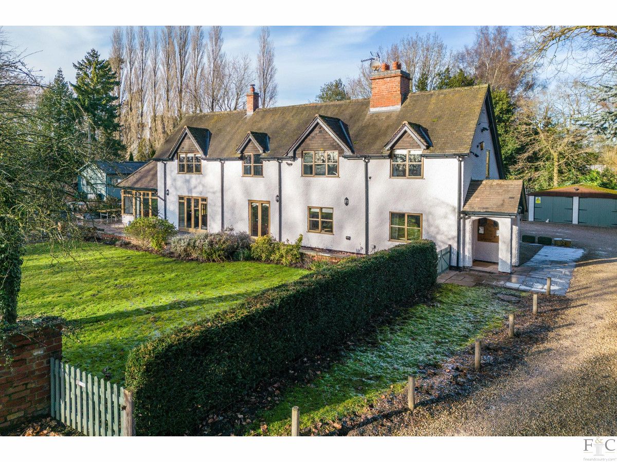 5 bed detached house for sale in Barwell Road, Leicester LE9 Zoopla