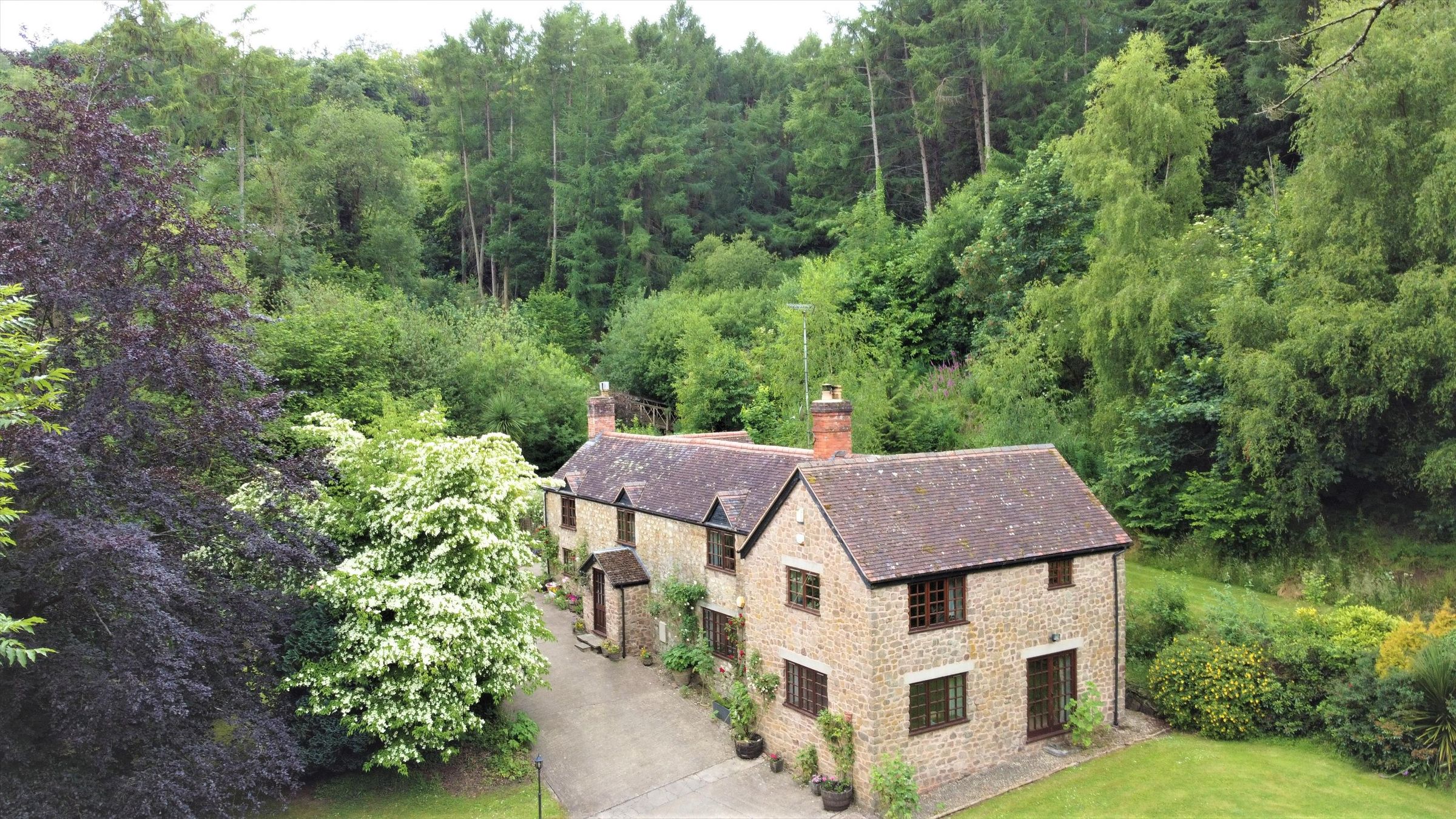 4 bed cottage for sale in Hinders Lane, Huntley, Gloucester