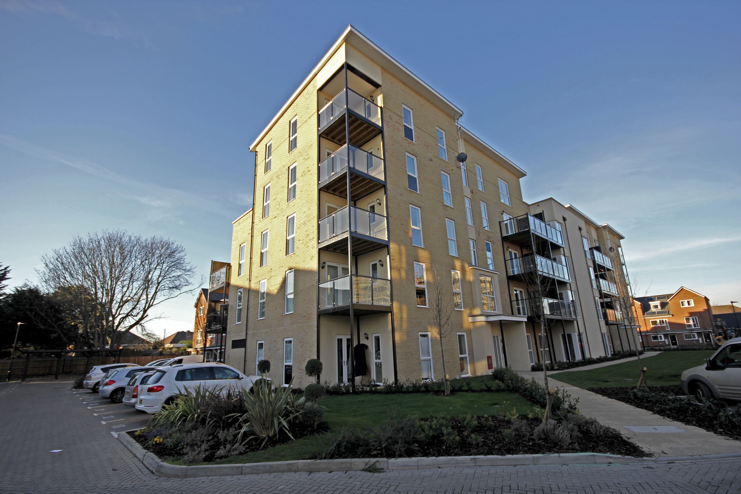 2 bed flat to rent in Fairlands Court, Hunting Place, Heston TW5 Zoopla