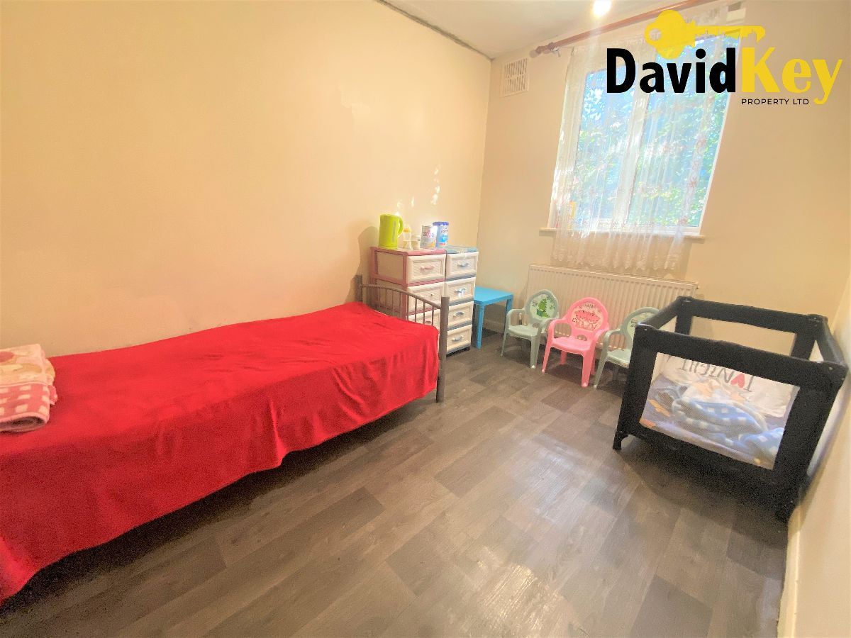 2 bed flat for sale in Hoe Lane, Enfield EN3 Zoopla