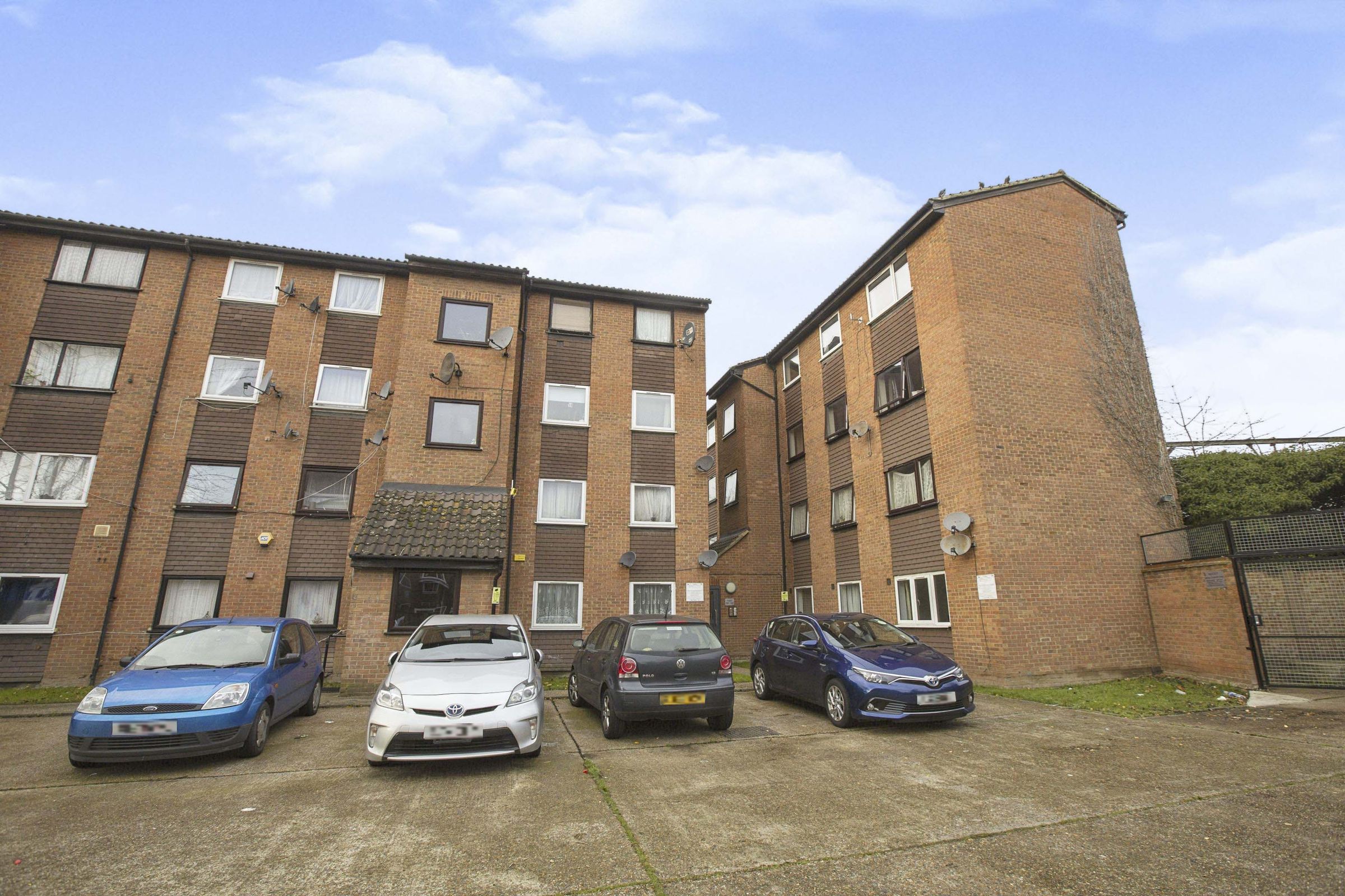 2 bed flat for sale in Gurney Close, Barking IG11 Zoopla