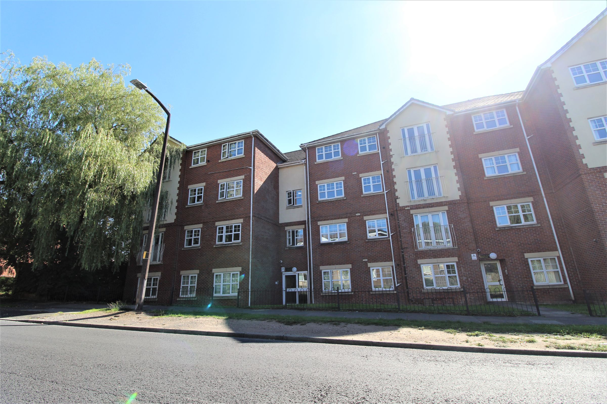 2 bed flat to rent in Wordsworth Road, Denton, Manchester M34 Zoopla