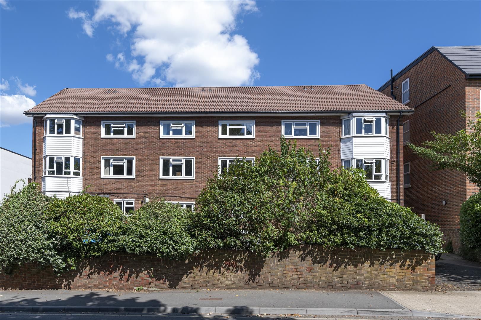 2 bed flat for sale in South Bank, Surbiton KT6 Zoopla