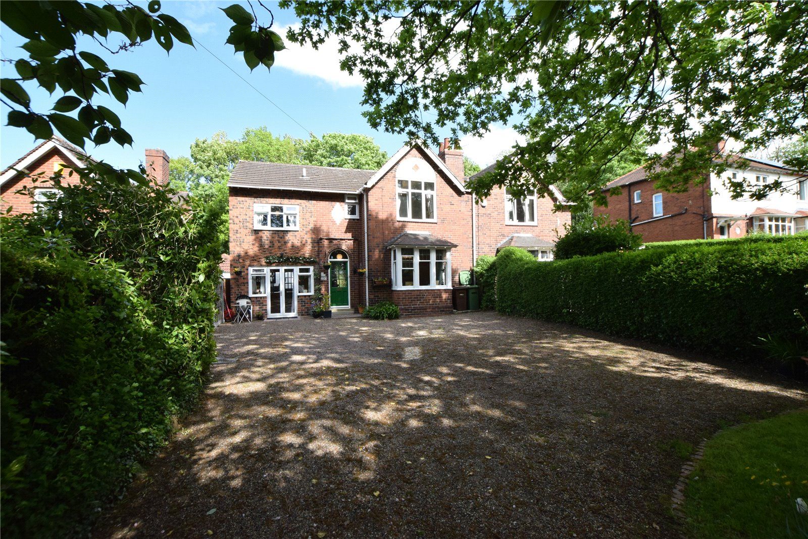 5 bed semidetached house for sale in Bradford Road, Wakefield, West