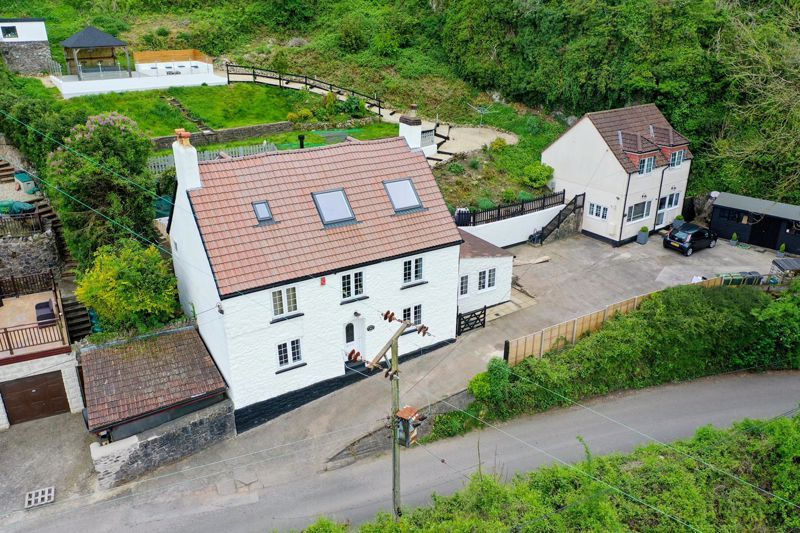 7 bed farmhouse for sale in Kewstoke Road, Kewstoke, WestonSuperMare