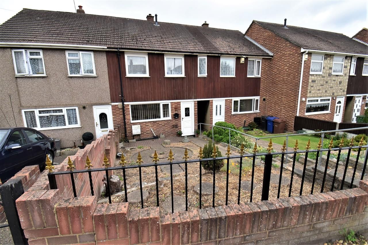 3 bed terraced house for sale in River View, Chadwell St. Mary, Grays