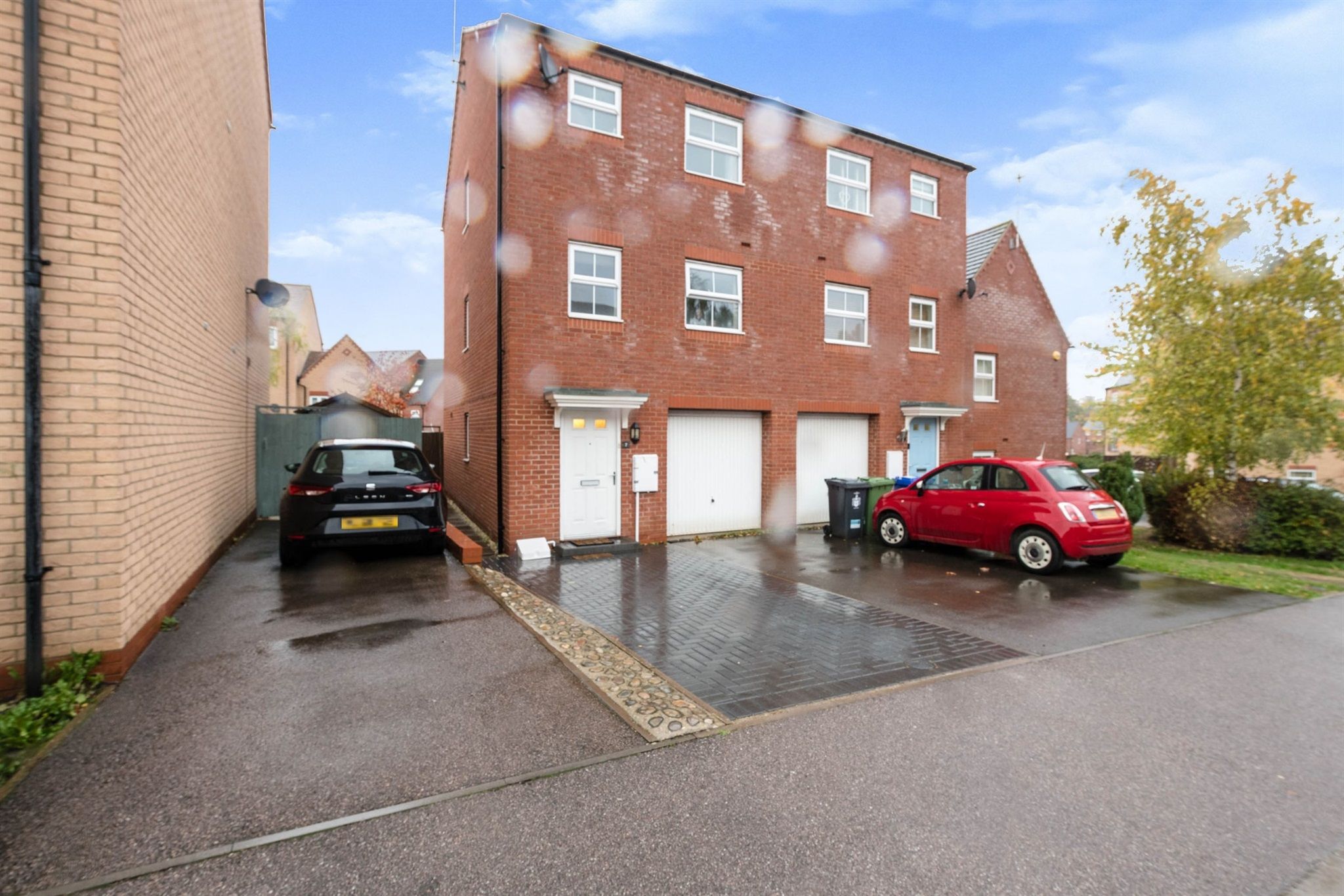 4 bed town house for sale in Walkers Way, Roade, Northampton NN7 Zoopla
