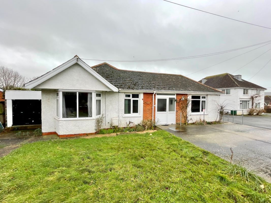 3 bed bungalow for sale in Caversham, Hooke Hill, Freshwater, Isle Of