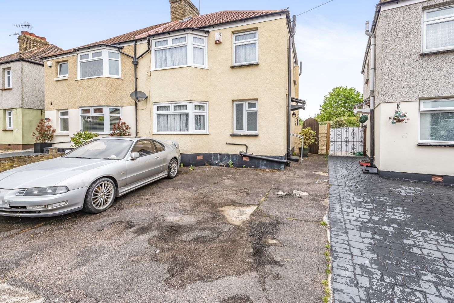 3 bed semidetached house for sale in Westbrooke Road, Welling DA16