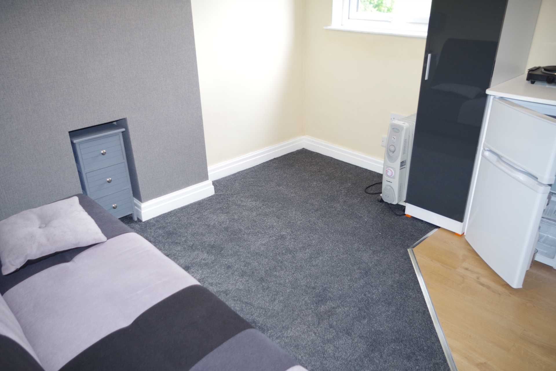 Studio to rent in Bury Road, Bolton BL2 Zoopla