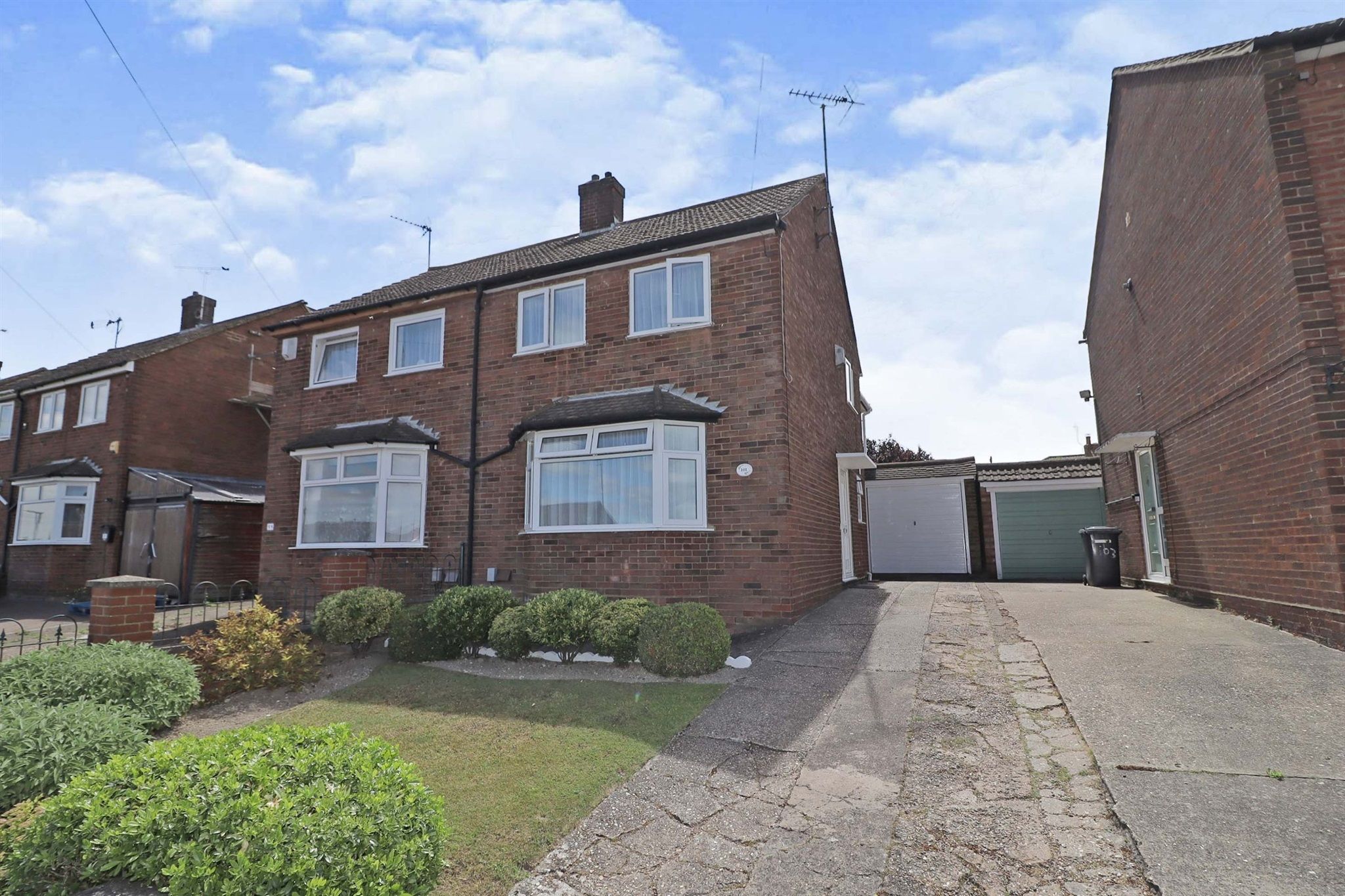 3 bed semidetached house for sale in Macaulay Road, Luton LU4 Zoopla