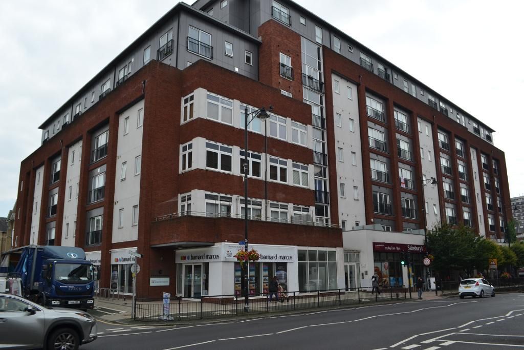 2 bed flat to rent in Manor Road, Wallington, London SM6 Zoopla