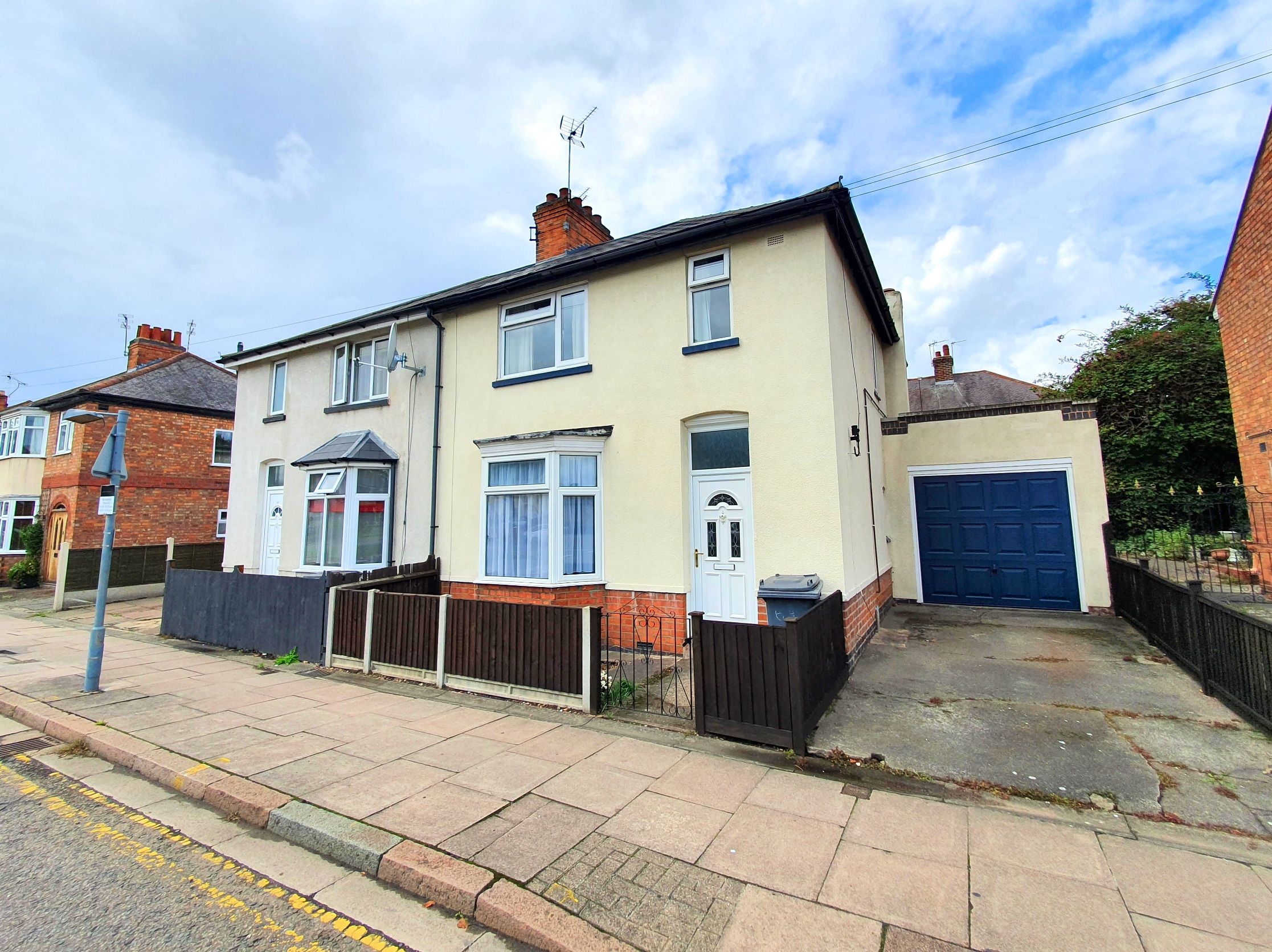 3 bed semidetached house for sale in Woodville Road, Western Park