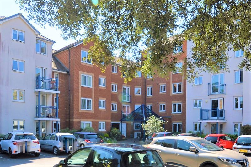 1 bed flat for sale in Eddington Court, Beach Road, WestonSuperMare