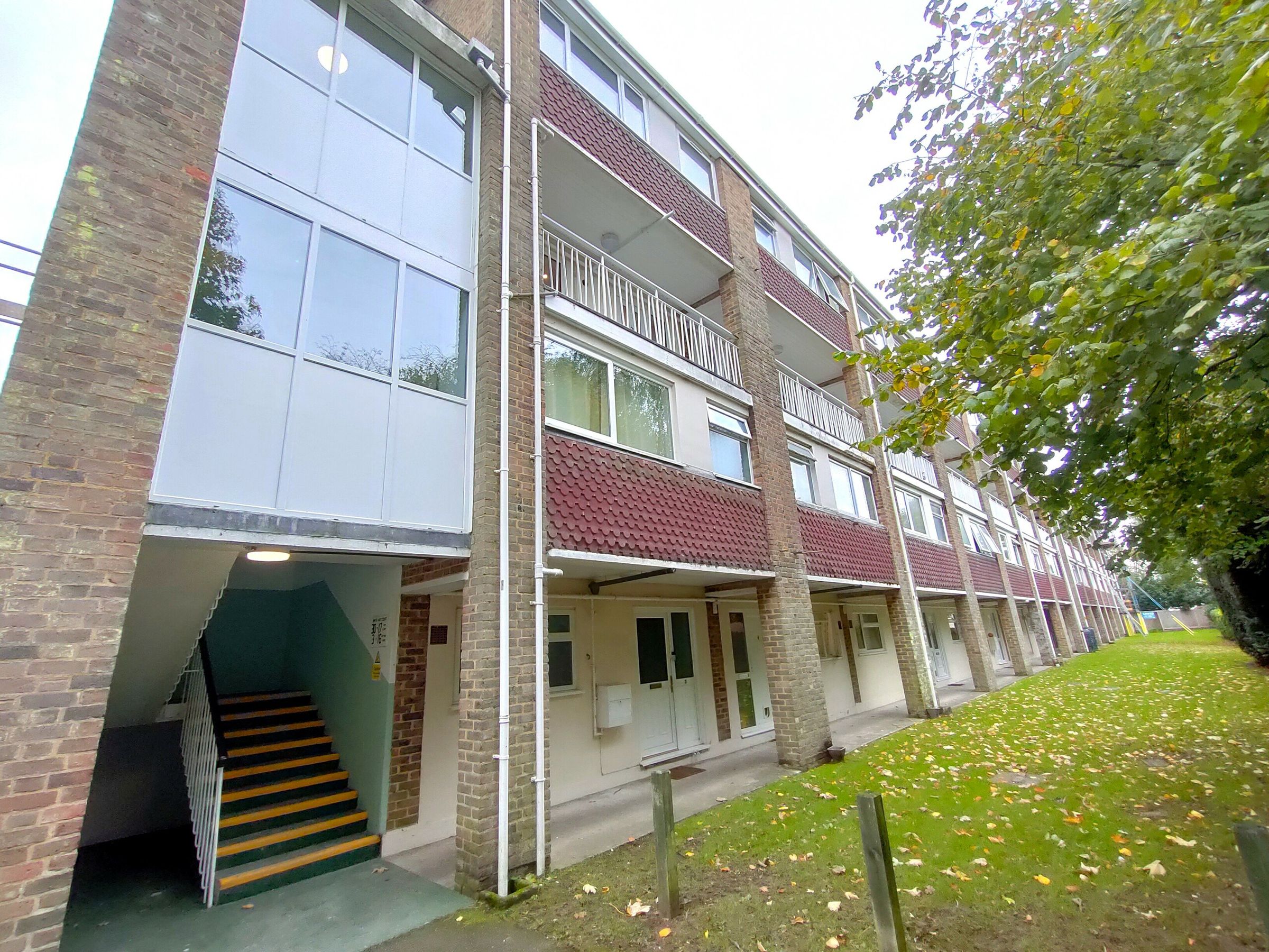 3 bed to rent in North Parade, Horsham RH12 Zoopla