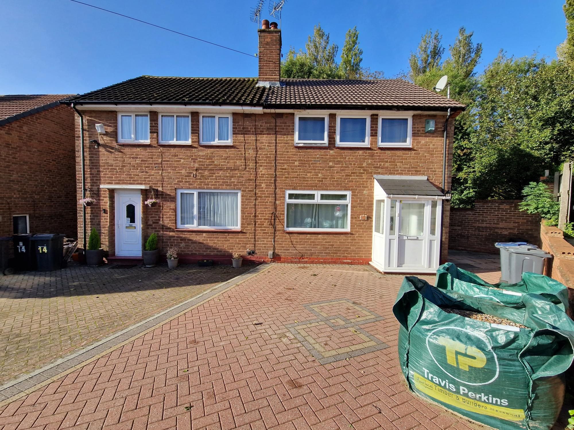 2 bed semidetached house to rent in Greenslade Croft, Northfield