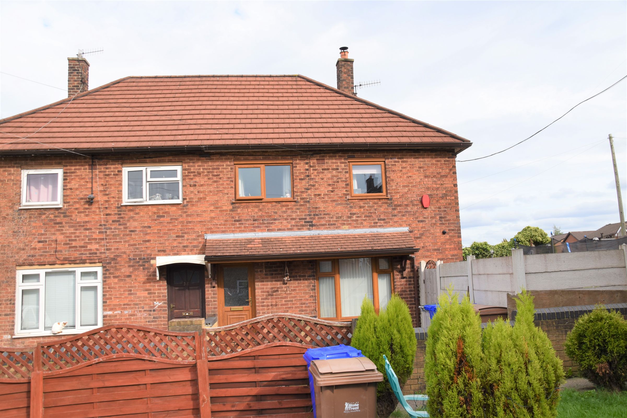 3 bed semidetached house for sale in Piggott Grove, Bucknall, StokeOn