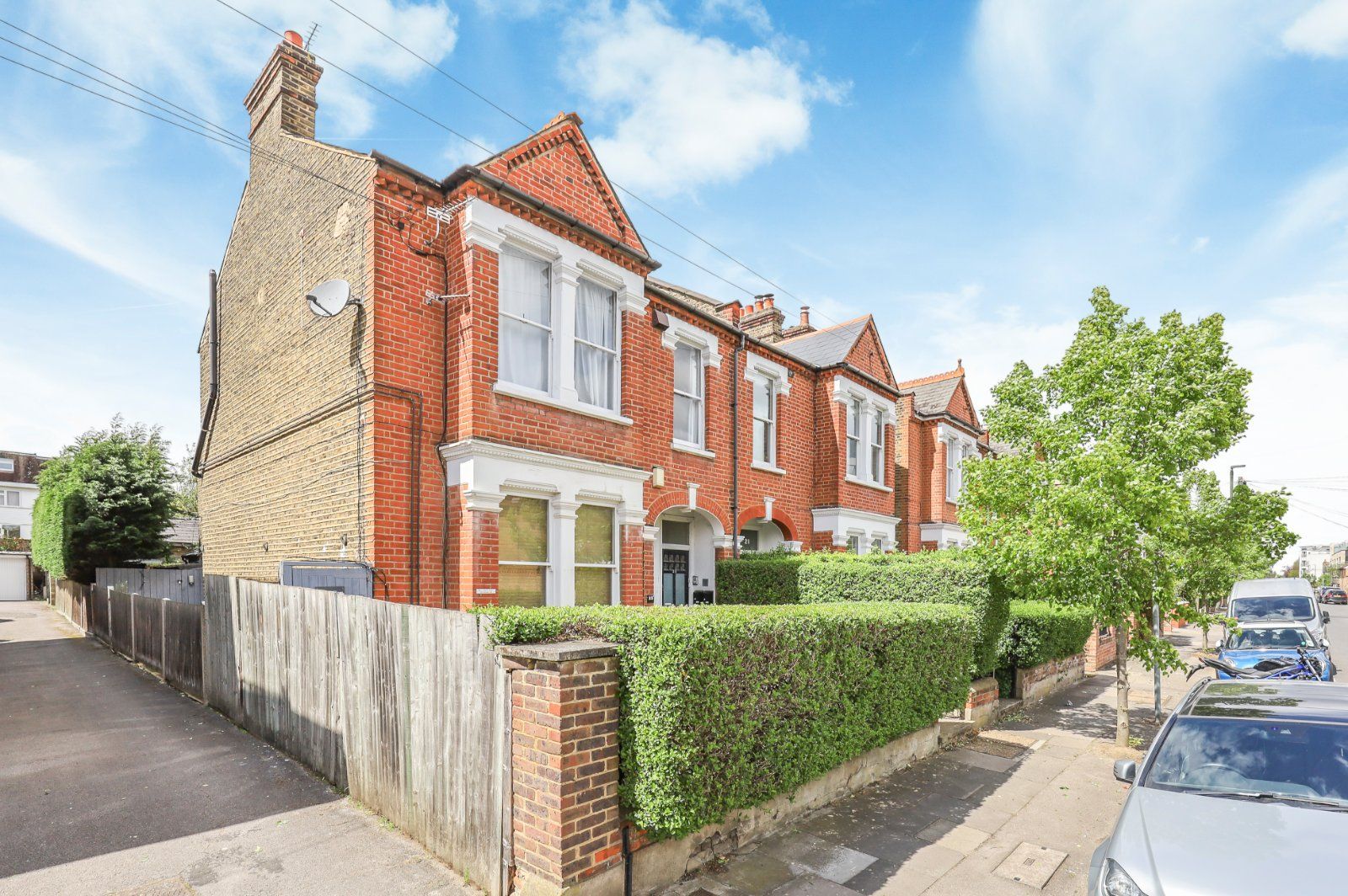 2 bed flat for sale in Montague Road, London SW19 Zoopla