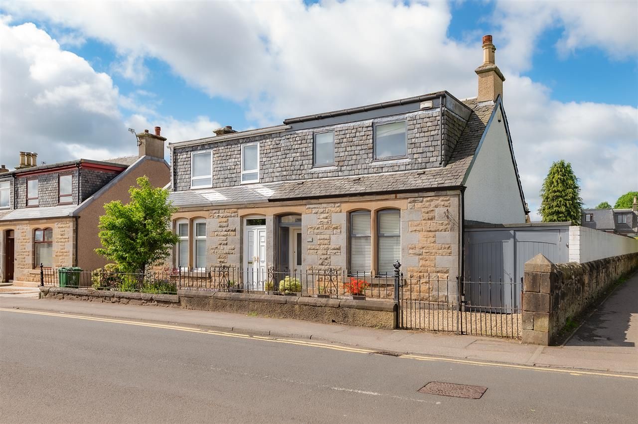 4 bed semidetached house for sale in Tryst Road, Stenhousemuir