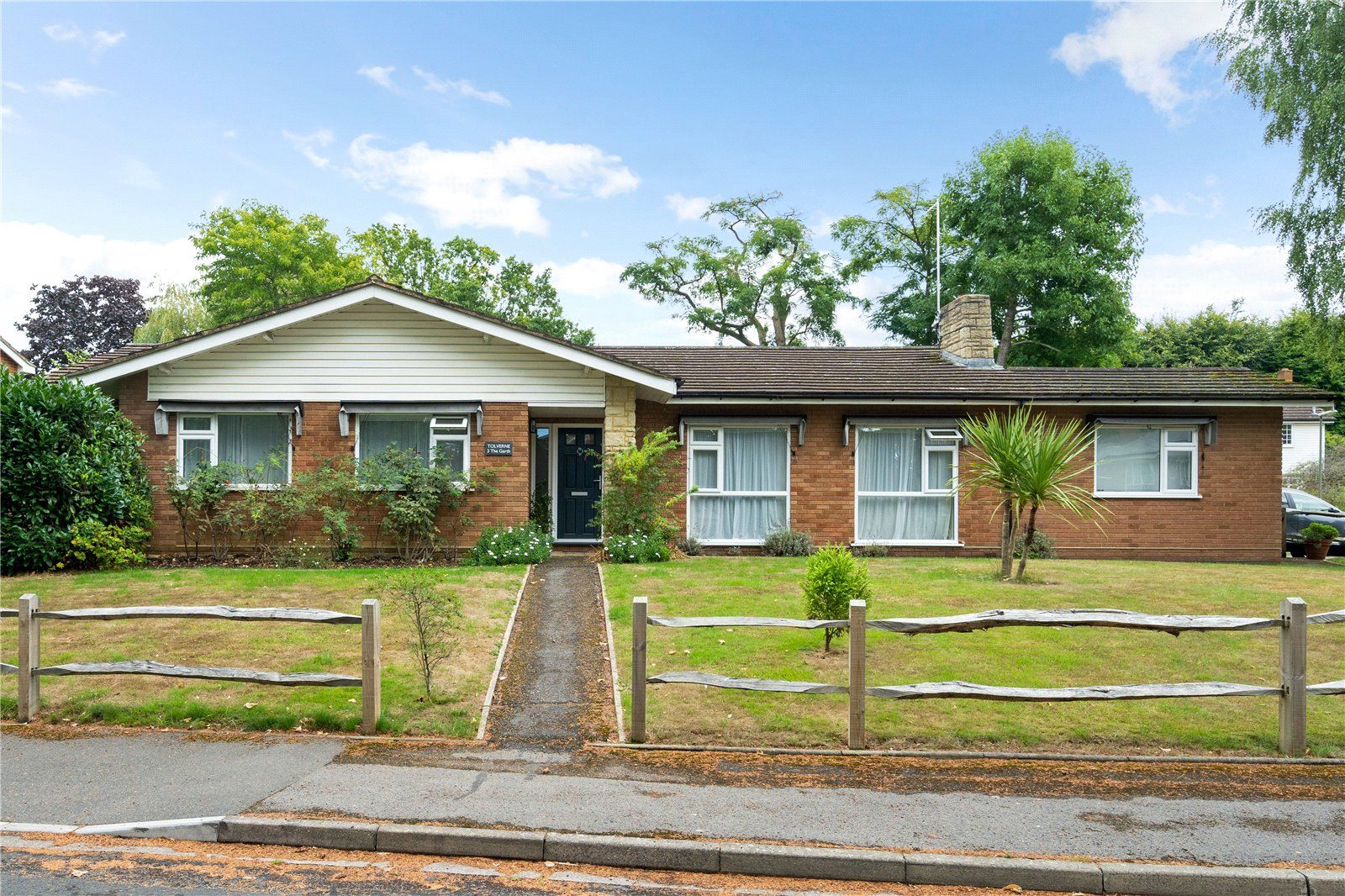 3 bed bungalow for sale in The Garth, Cobham, Surrey KT11 Zoopla