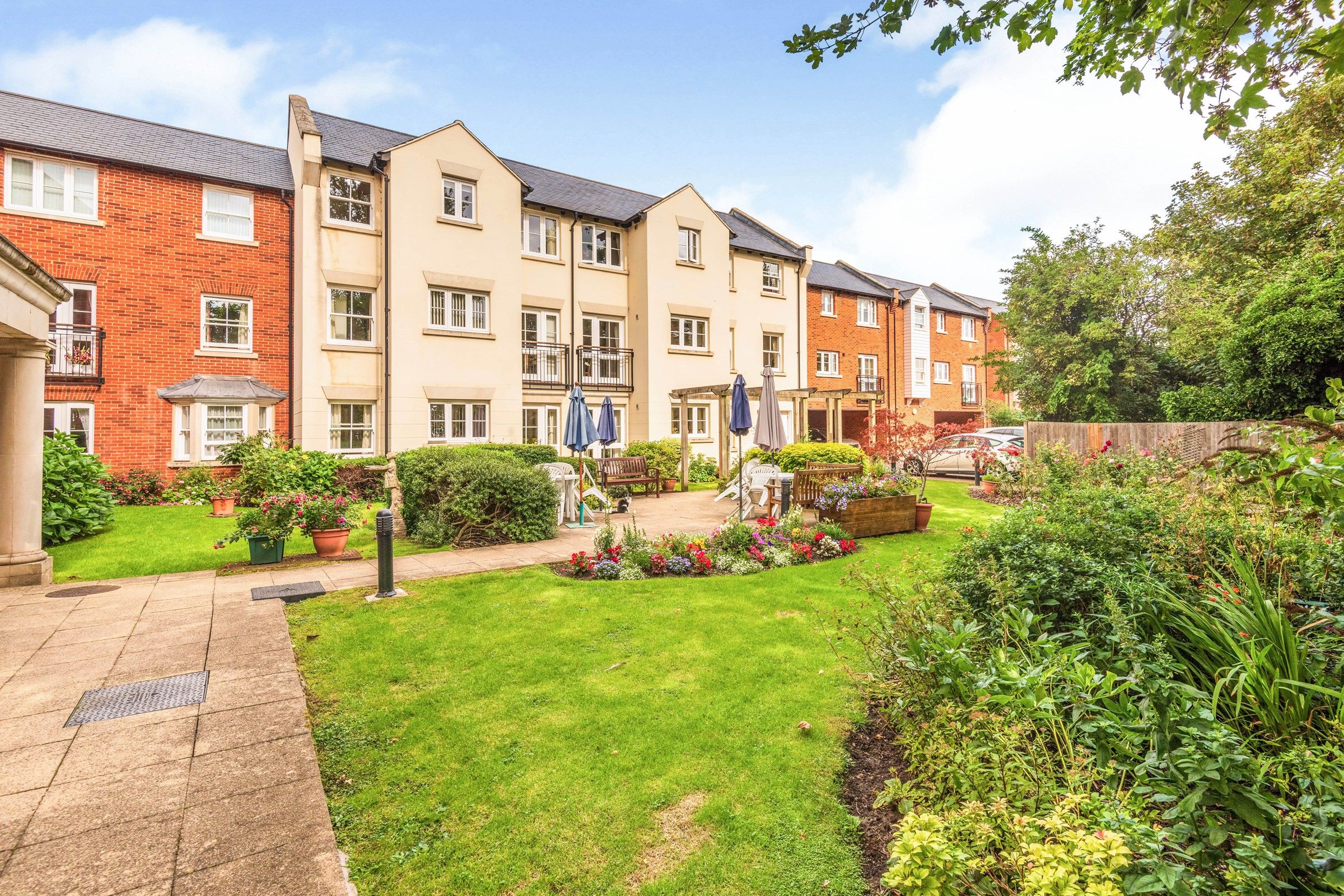 2 bed flat for sale in Abbotts Lodge, Roper Road, Canterbury, Kent CT2
