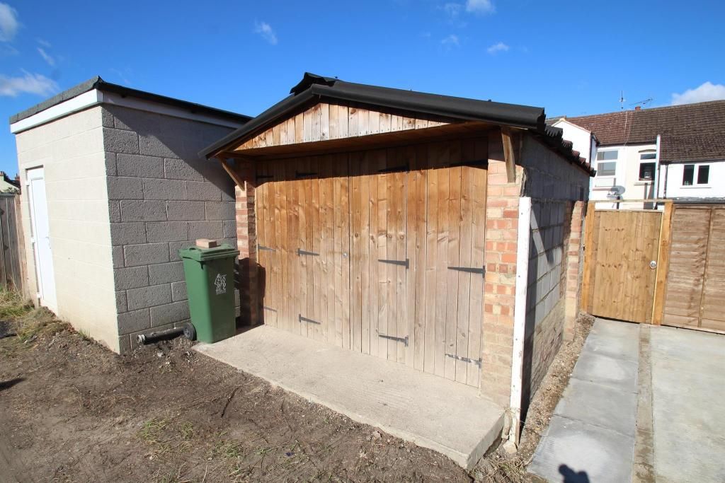 3 bed terraced house for sale in Albert Street, Aylesbury HP20 Zoopla