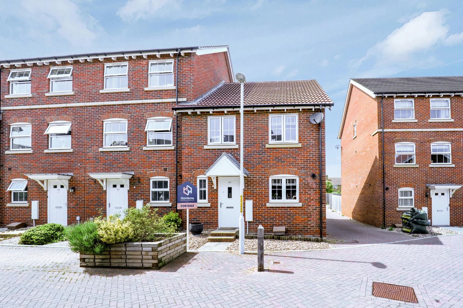 4 bed end terrace house for sale in Leigh Road, Sittingbourne, Kent