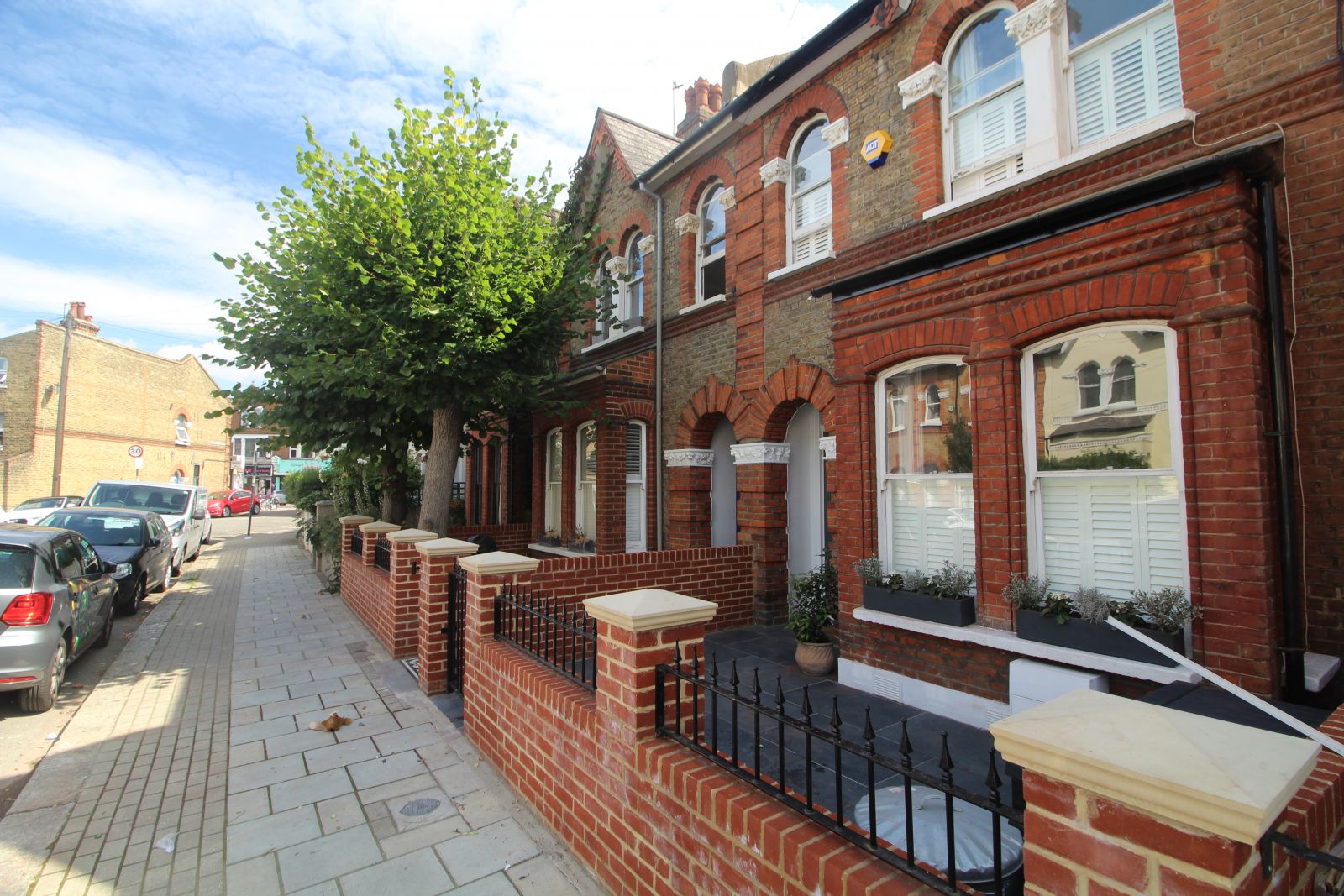 2 bed flat to rent in Skelbrook Street, Earlsfield, London SW18 Zoopla