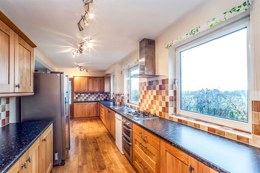 5 bed detached bungalow for sale in Chivery, Tring HP23 Zoopla