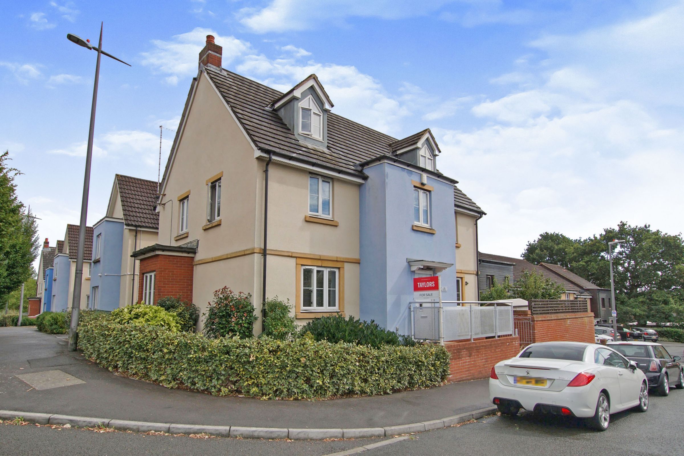 5 bed detached house for sale in The Pines, Mangotsfield, Bristol BS16