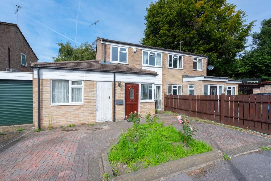 4 bed semidetached house for sale in Wilderness Road, Frimley GU16
